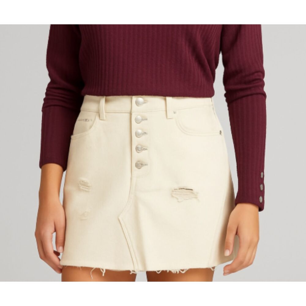 We The Free Women’s White Denim Skirt Size 28  Distressed Button Front Raw Hem